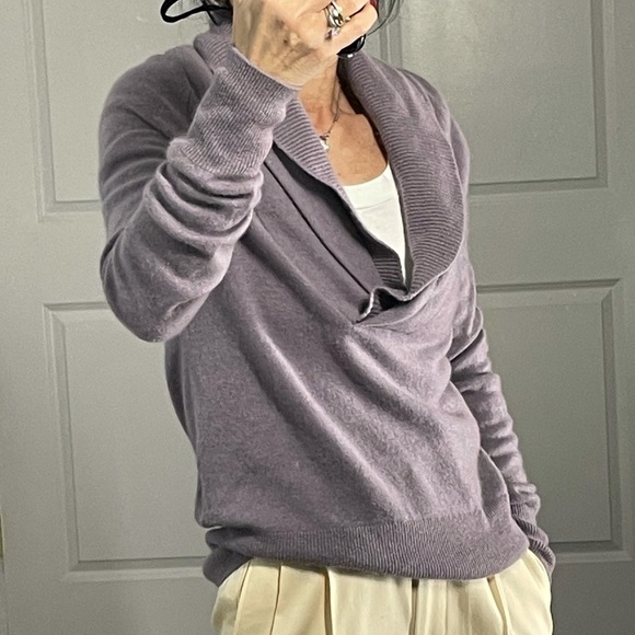 J Crew 100% Cashmere Sweater - Picture 2 of 13